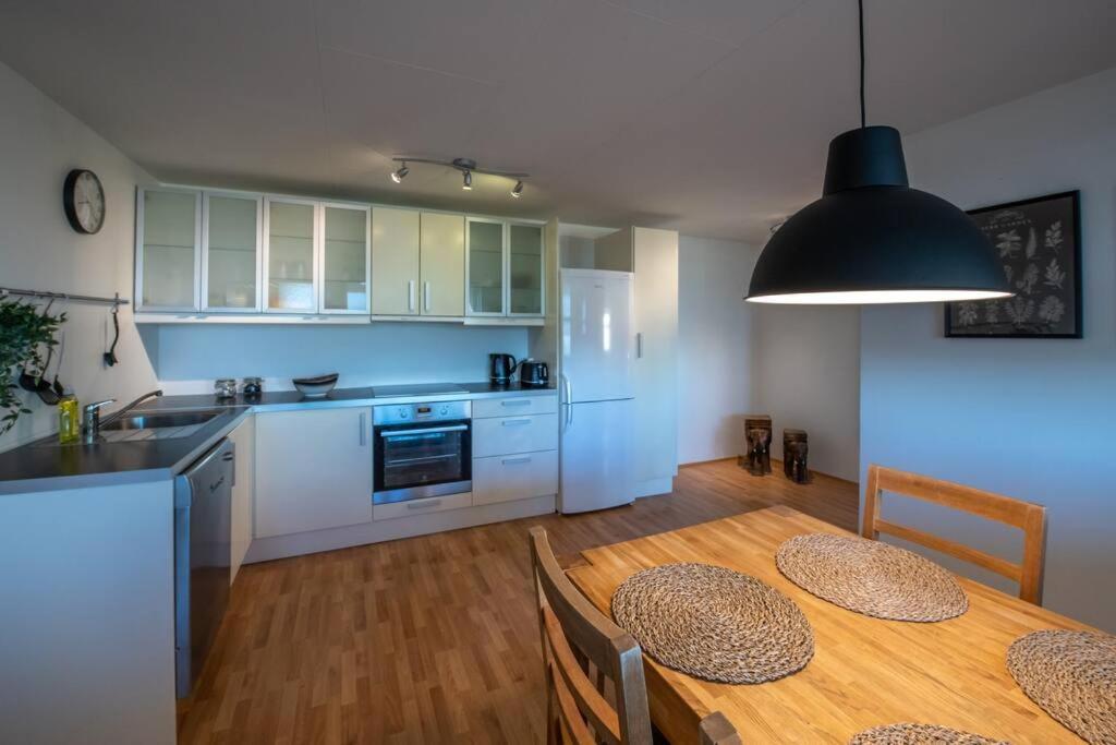 Lovely One Bedroom Apartment In Hafnarfjörður Bagian luar foto
