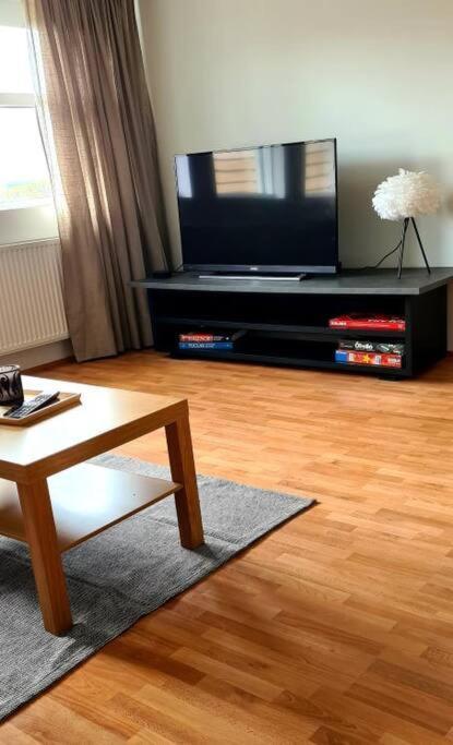 Lovely One Bedroom Apartment In Hafnarfjörður Bagian luar foto